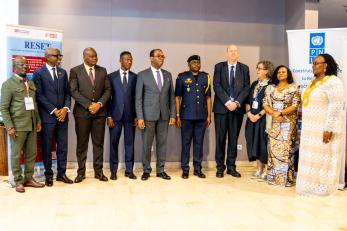Moment de convivialité après le lancement de la table ronde sur la paix et la stabilisation au nord-kivu et en ituri, à kinshasa, en mars 2026.
