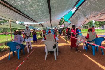 Les foires à Nyankunde ont touché plus de 57,110 familles et ont été organisées par Mercy Corps en collaboration avec les commerçants locaux pour stimuler la reprise économique dans la région en soutenant des marchés locaux.